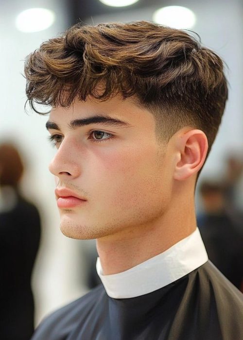 Tunsori Fade cu textură naturalăThe Baron’s Barber